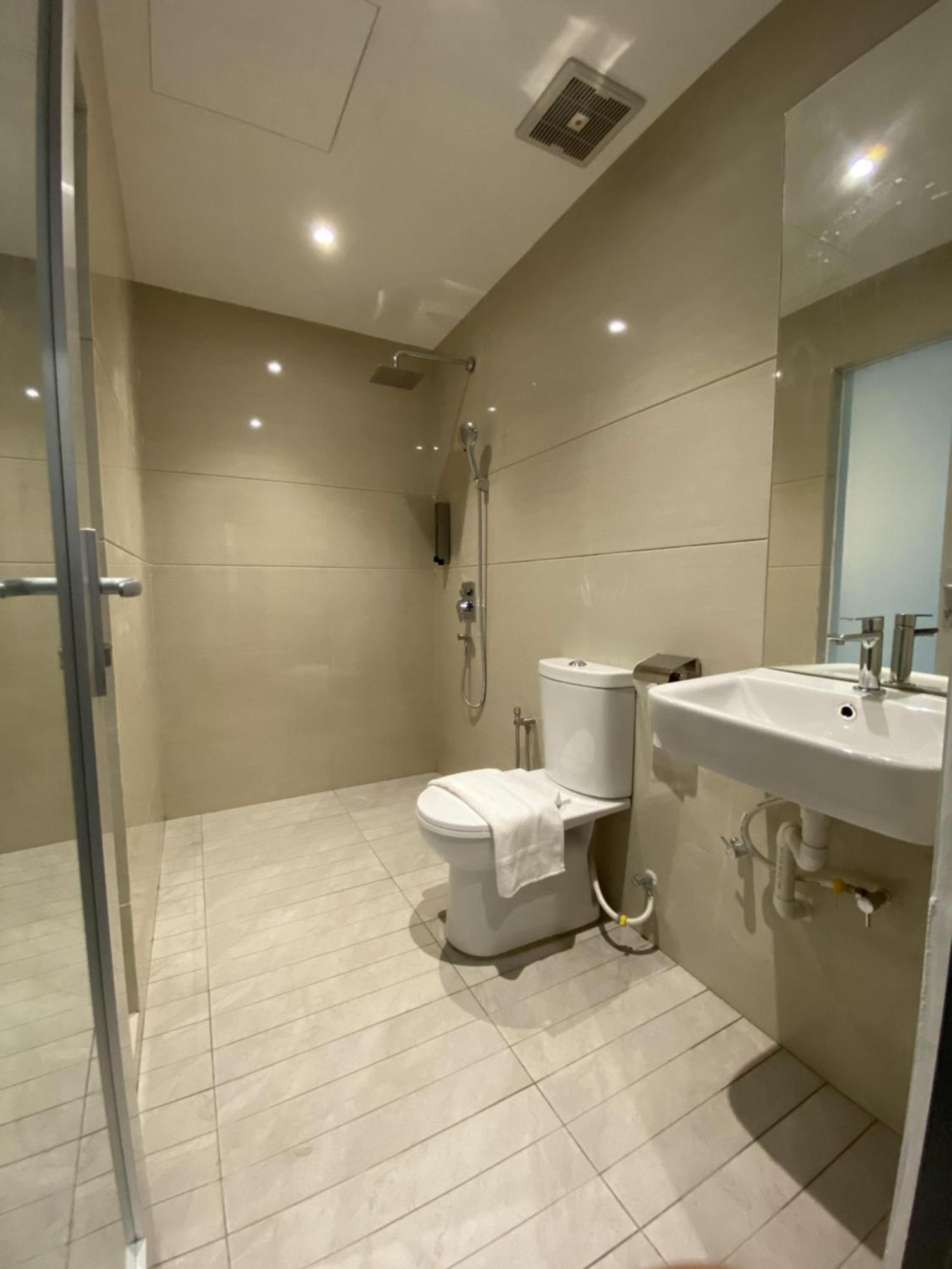 T Hotel Jalan Sultanah Alor Setar Exteriör bild